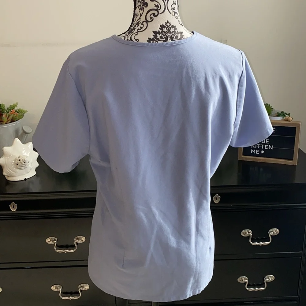 FIGS Technical Collection Scrub Top Size Medium - Picture 9 of 9